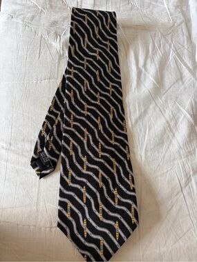 Classic Black Patterned Men’s Tie with Gold Accents